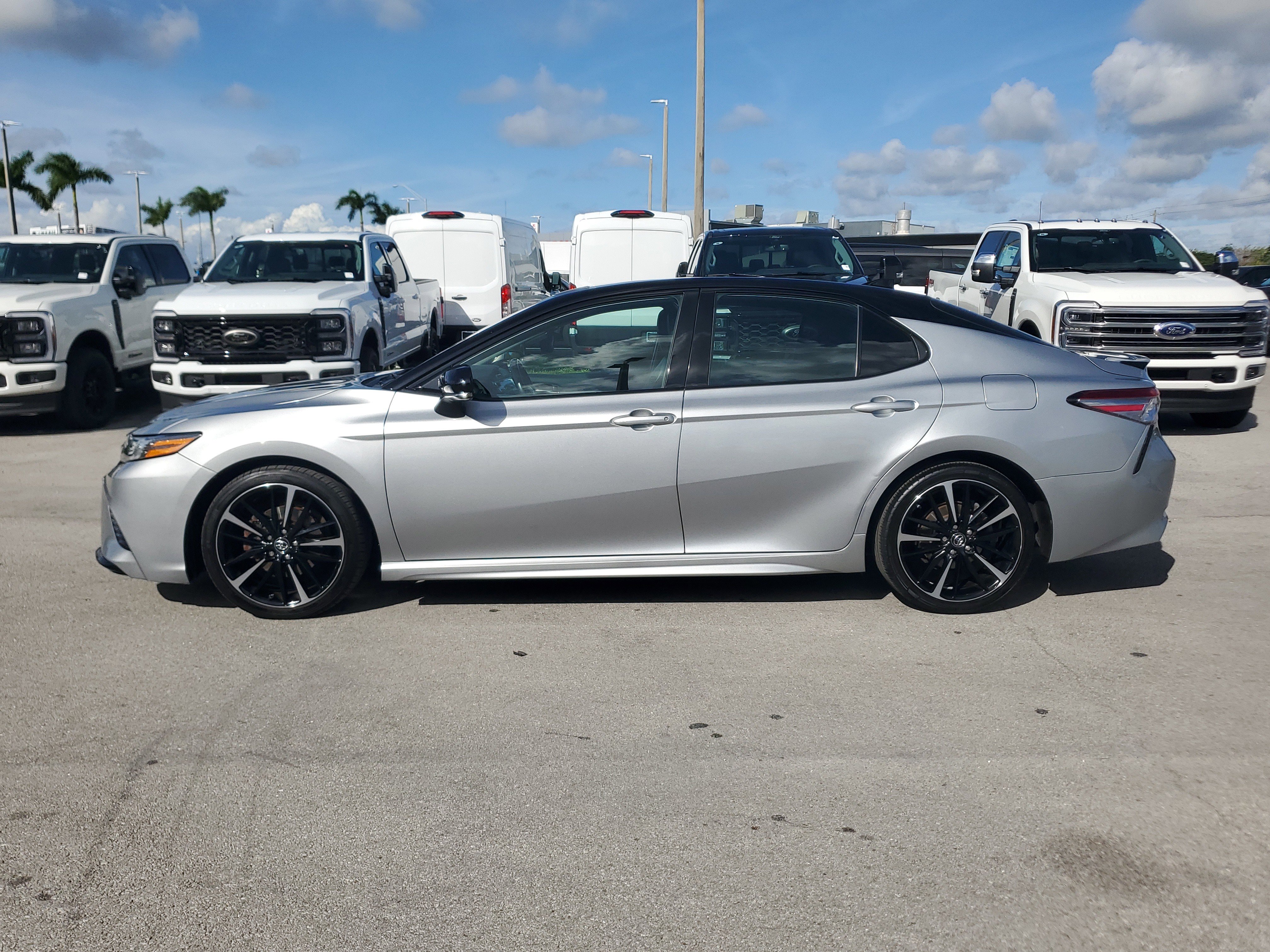 Used 2019 Toyota Camry XSE image 8