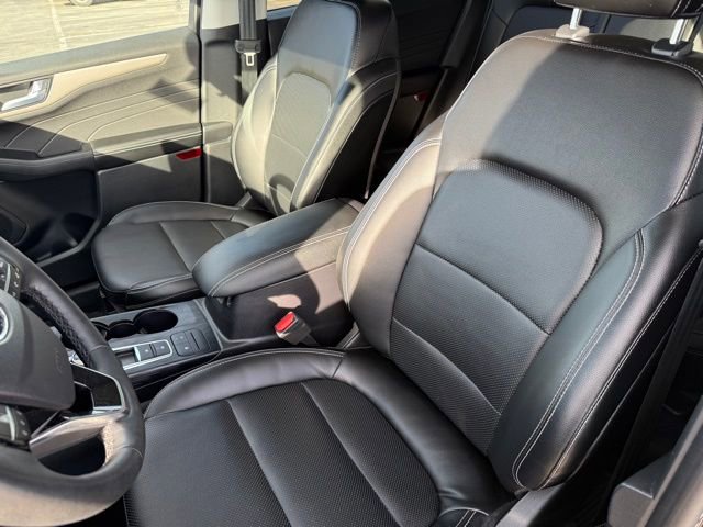 Used 2022 Ford Escape SEL image 17