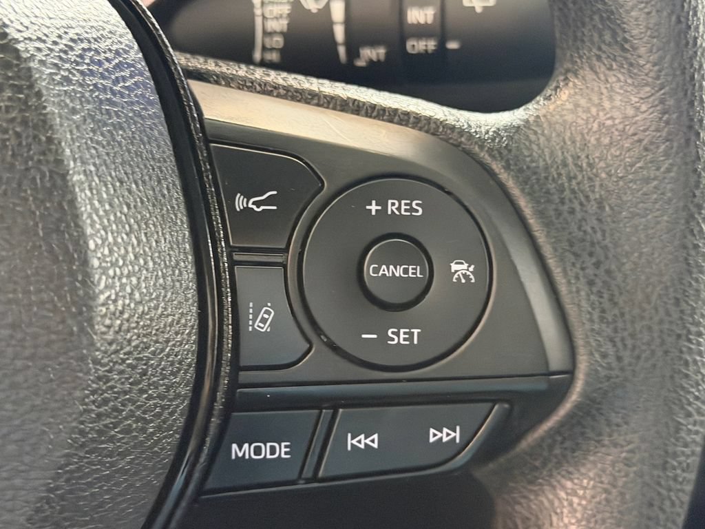 Used 2023 Toyota RAV4 XLE AWD/4WD image 20