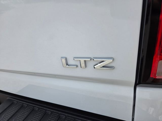 Used 2025 Chevrolet Silverado 2500 LTZ w/ LTZ Premium Package image 16