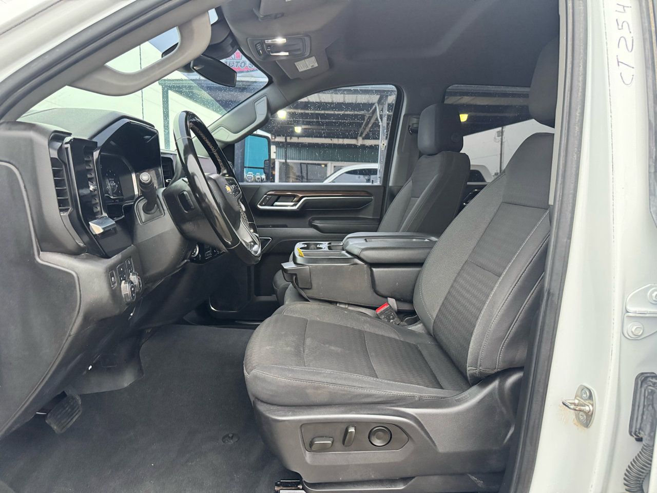 Used 2024 Chevrolet Silverado 2500 LT image 11