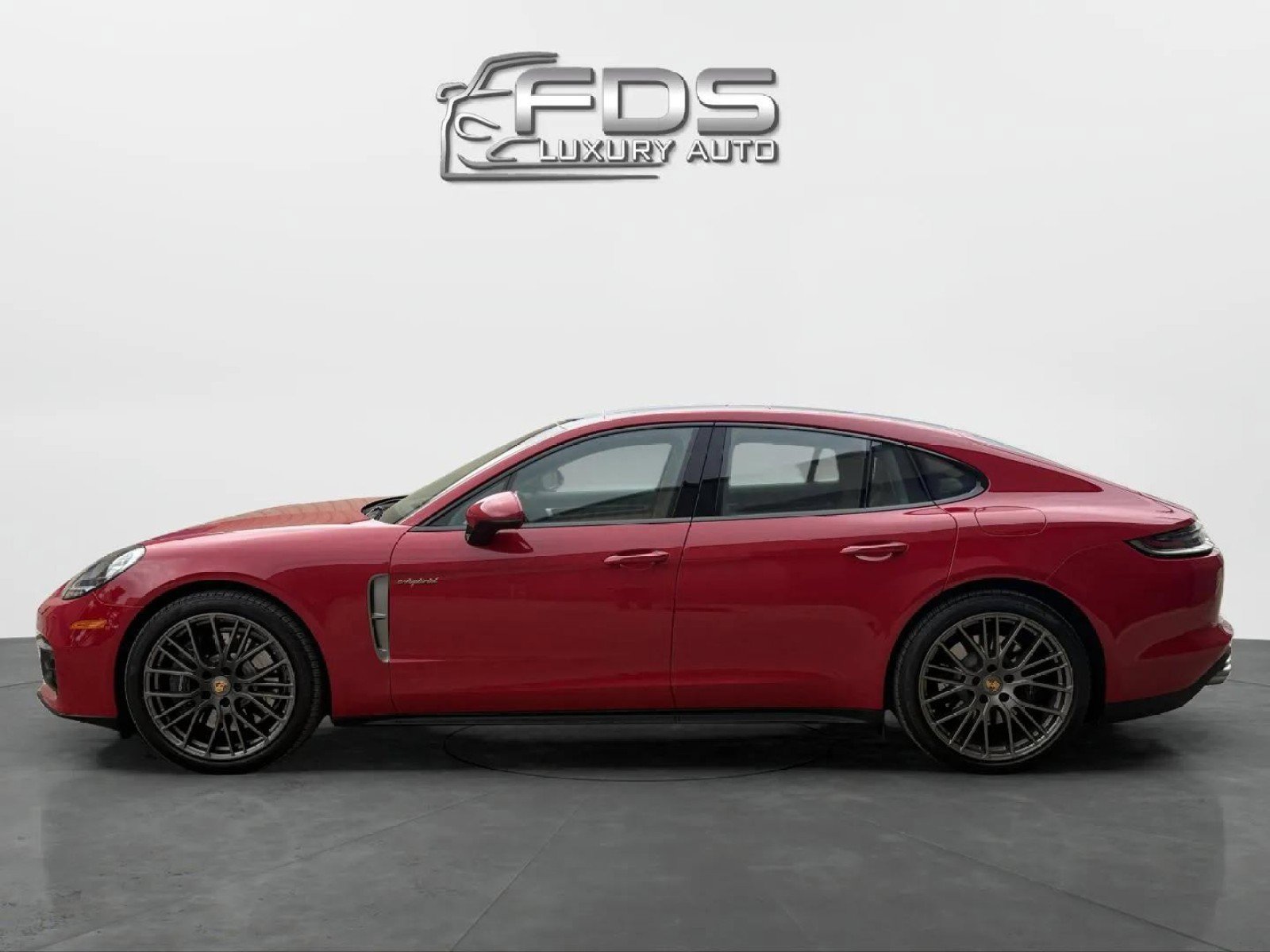 Used 2023 Porsche Panamera 4 Platinum Edition image 2