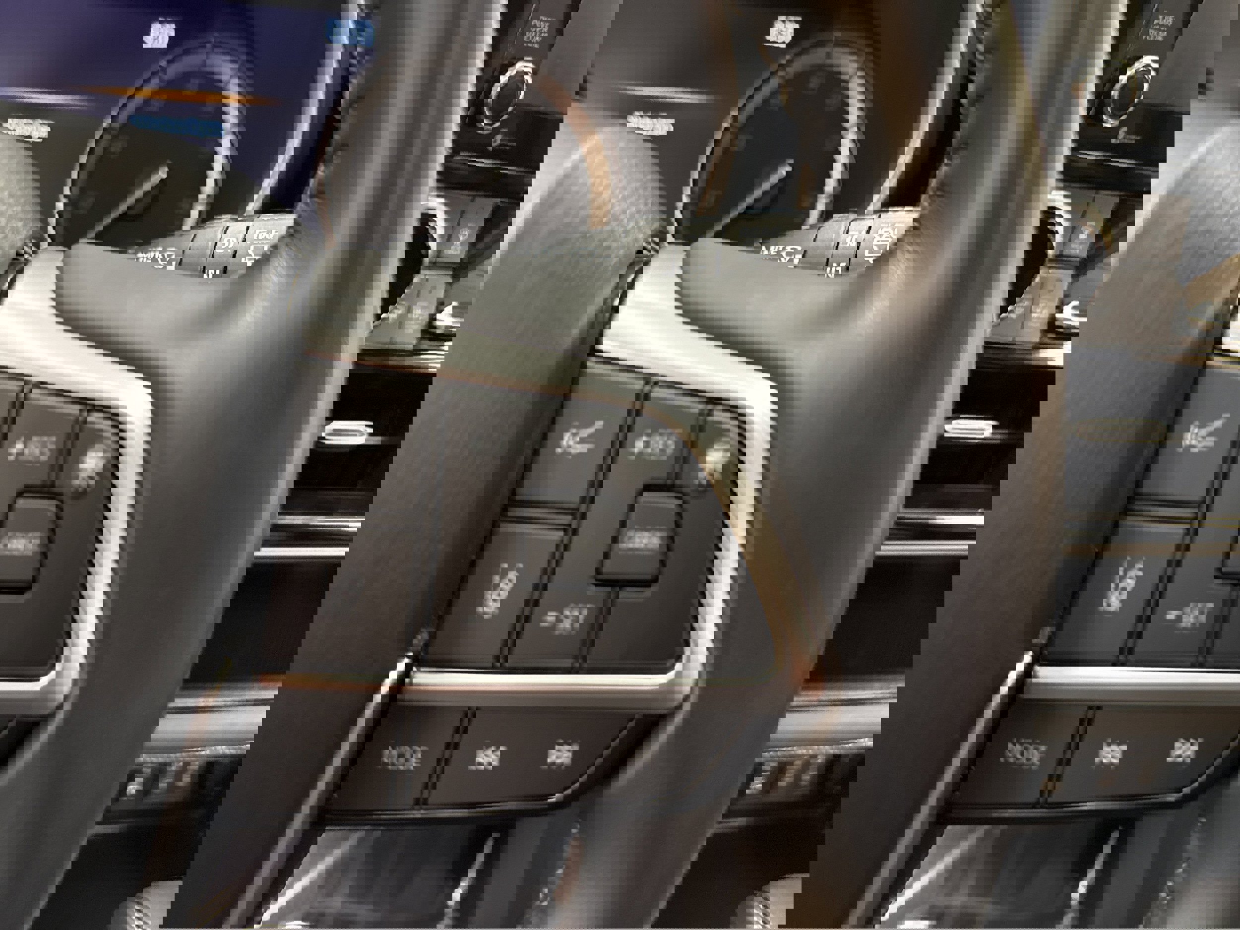 Used 2022 Toyota Highlander XLE image 32