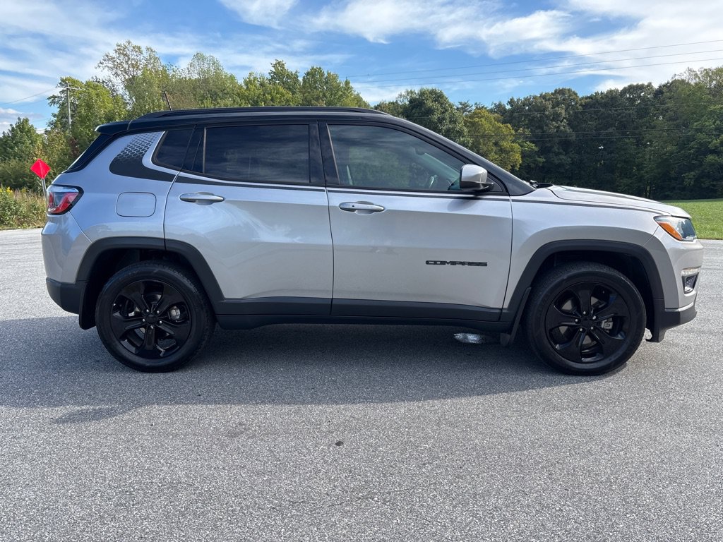 Used 2018 Jeep Compass Latitude w/ Popular Equipment Group FWD image 6
