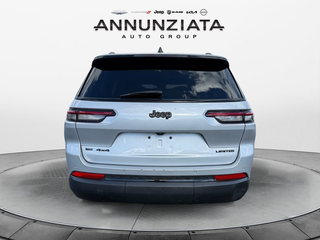 Certified 2022 Jeep Grand Cherokee L Limited w/ Black Appearance Package image 4
