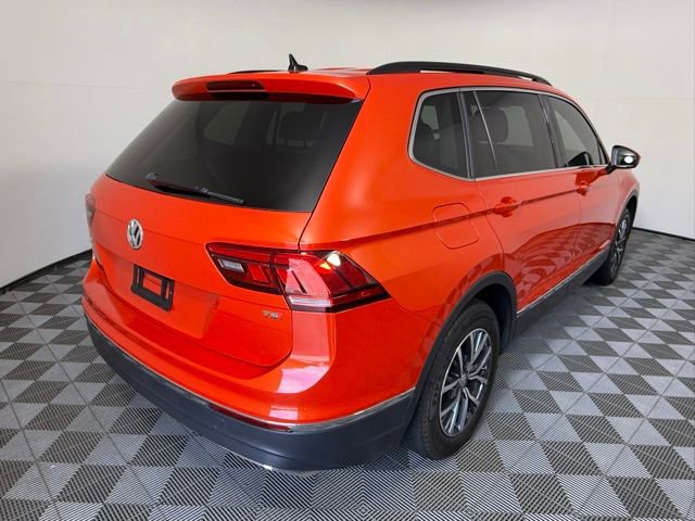 Used 2018 Volkswagen Tiguan SE w/ Panoramic Sunroof Package FWD image 6