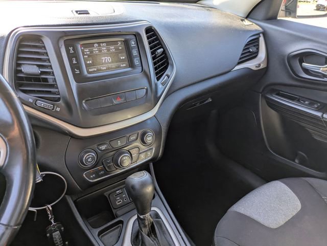 Used 2014 Jeep Cherokee Latitude FWD image 20