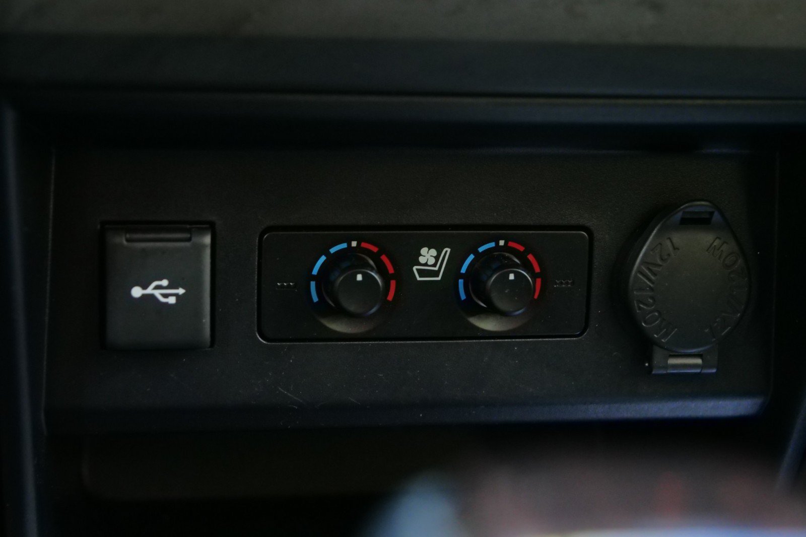 Used 2023 Toyota 4Runner Limited AWD/4WD image 12