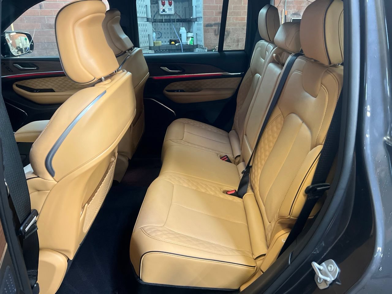 Used 2025 Jeep Grand Cherokee Summit AWD/4WD image 13