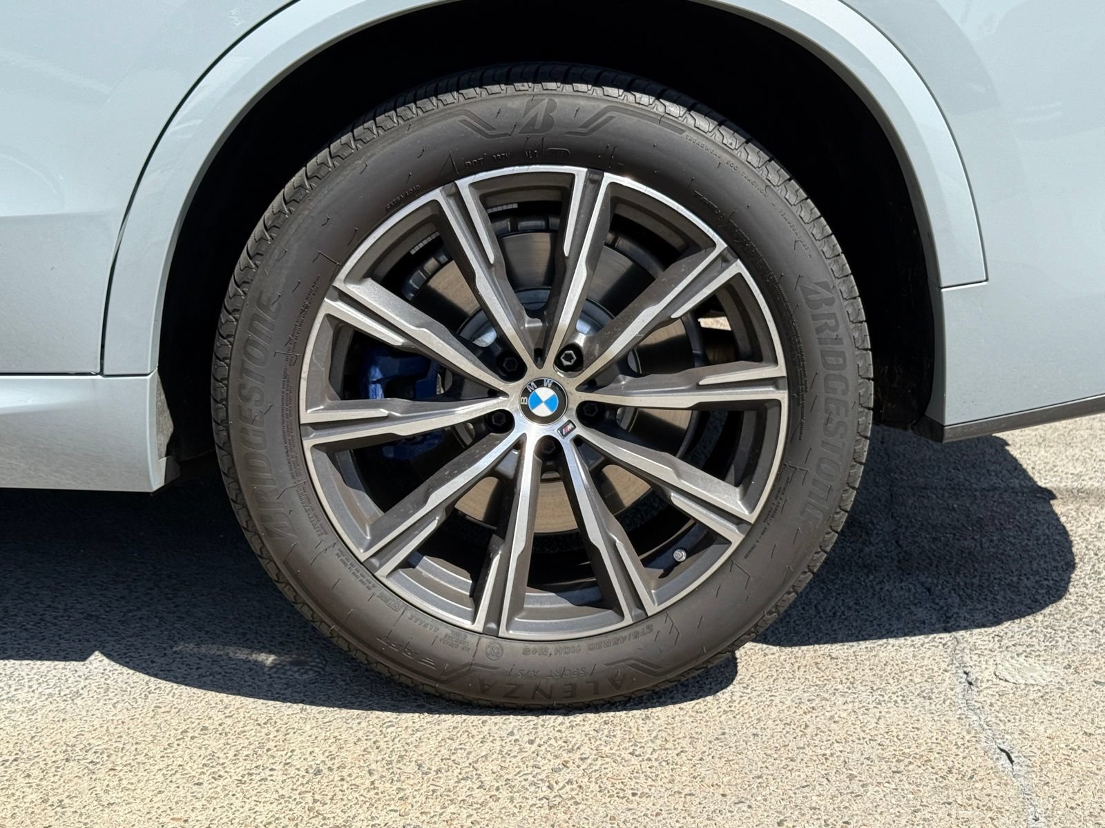 Used 2025 BMW X5 M60i AWD/4WD image 16