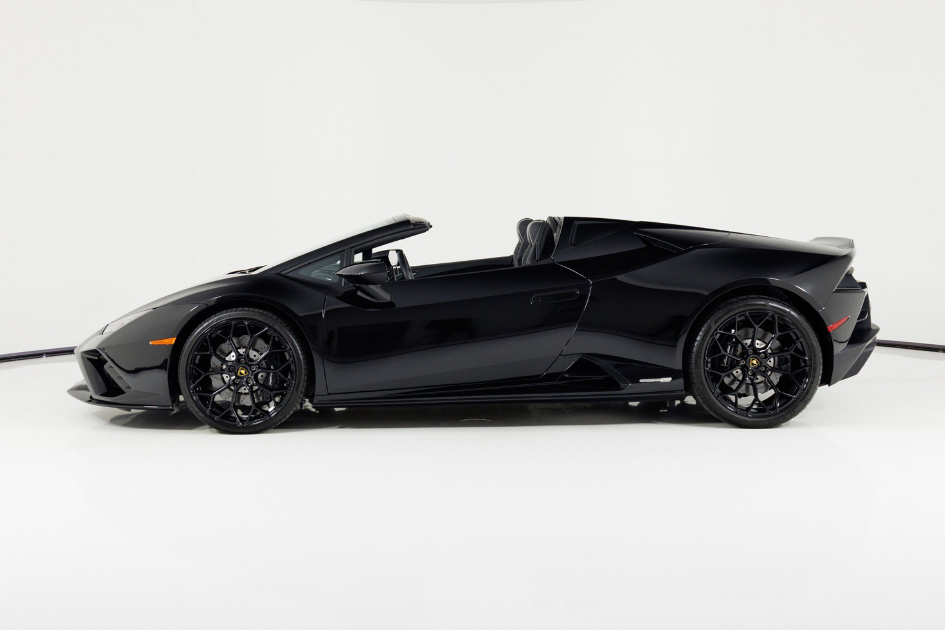 Used 2021 Lamborghini Huracan EVO RWD image 7