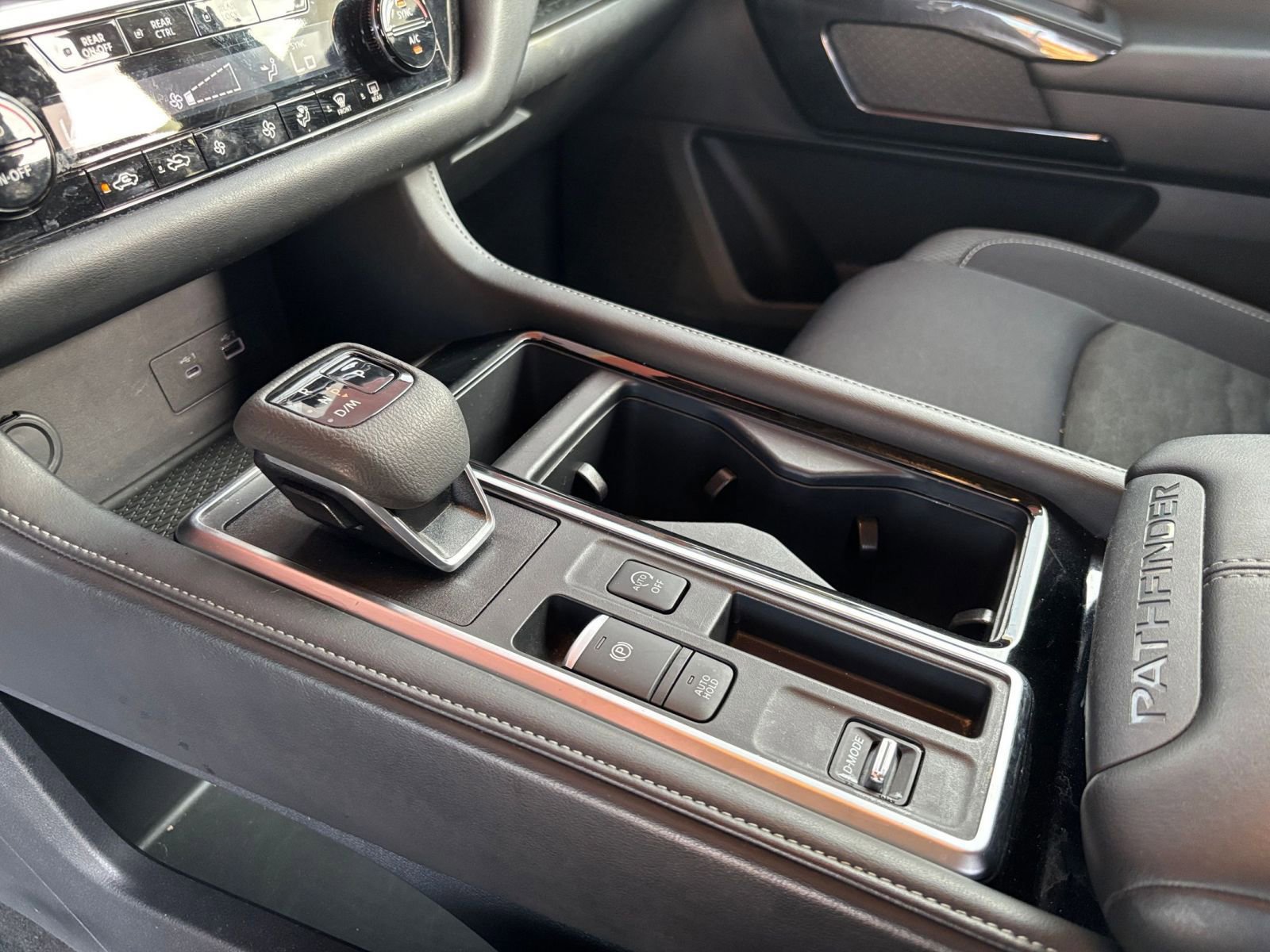 Used 2025 Nissan Pathfinder SV FWD image 44