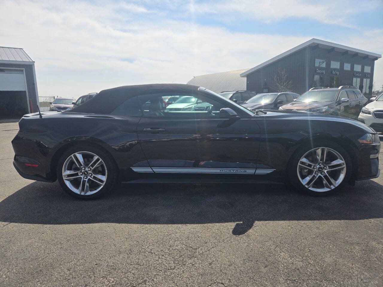 Used 2018 Ford Mustang Premium w/ Equipment Group 201A RWD image 8