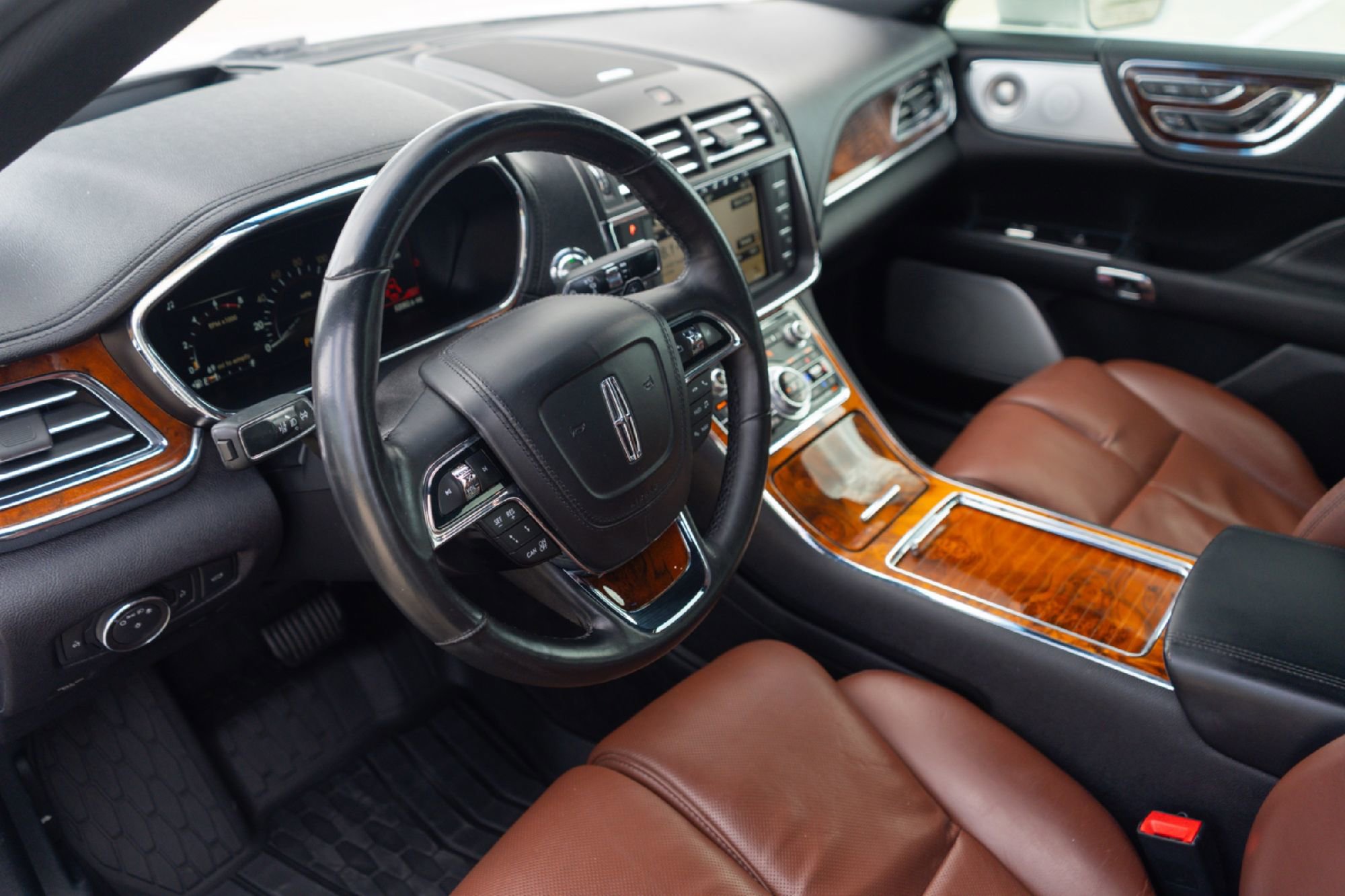 Used 2018 Lincoln Continental Reserve image 7