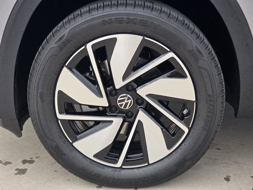 New 2026 Volkswagen Atlas SE image 8