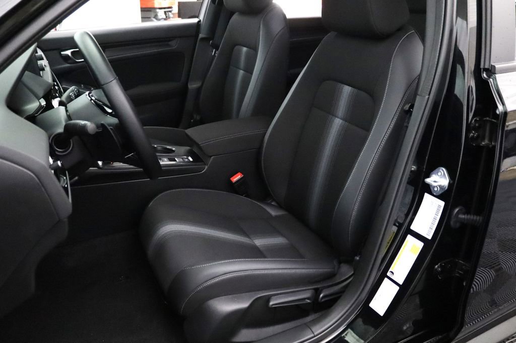 Used 2023 Honda Civic Sport image 2