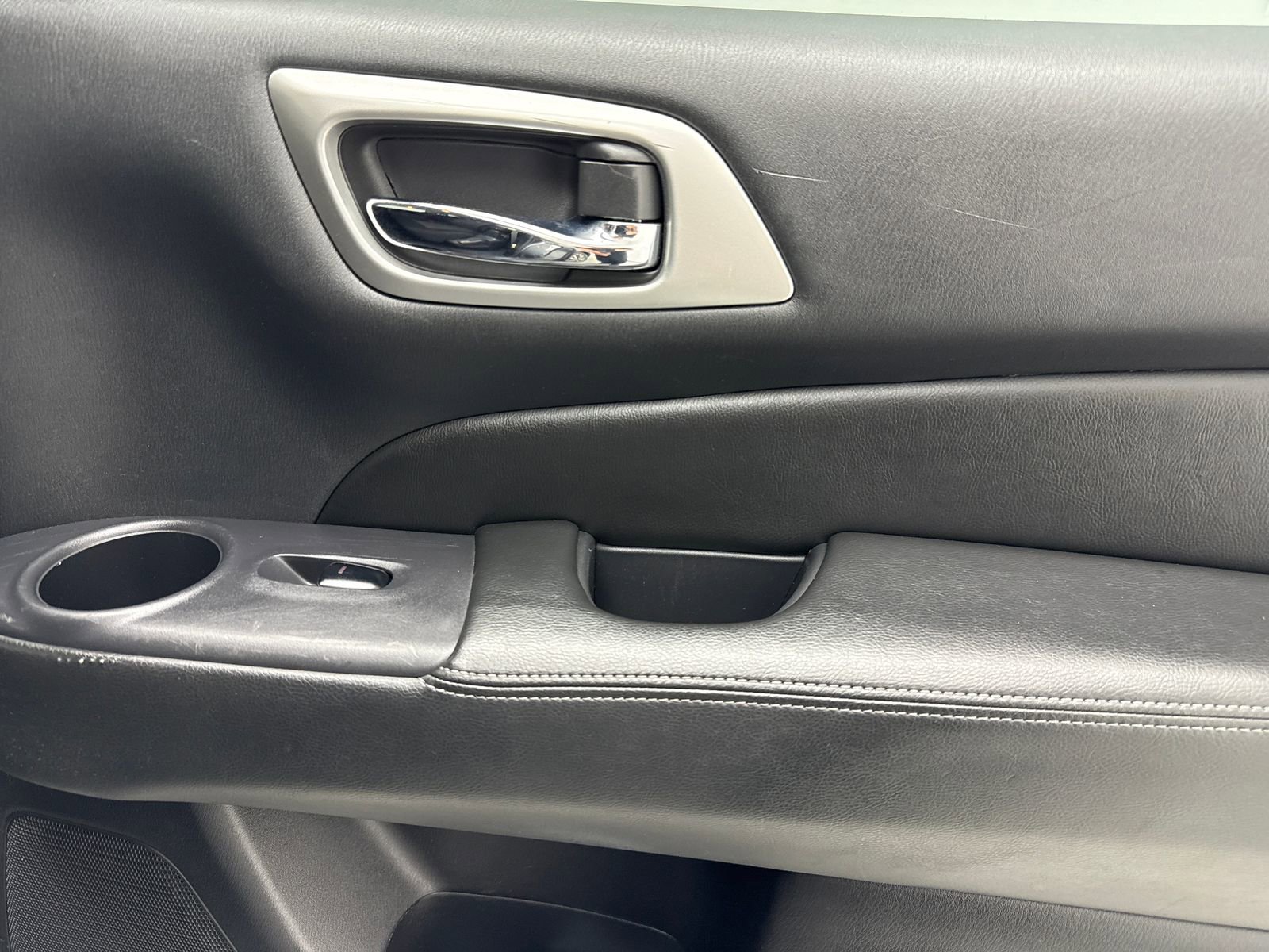 Used 2019 Nissan Pathfinder SV FWD image 46