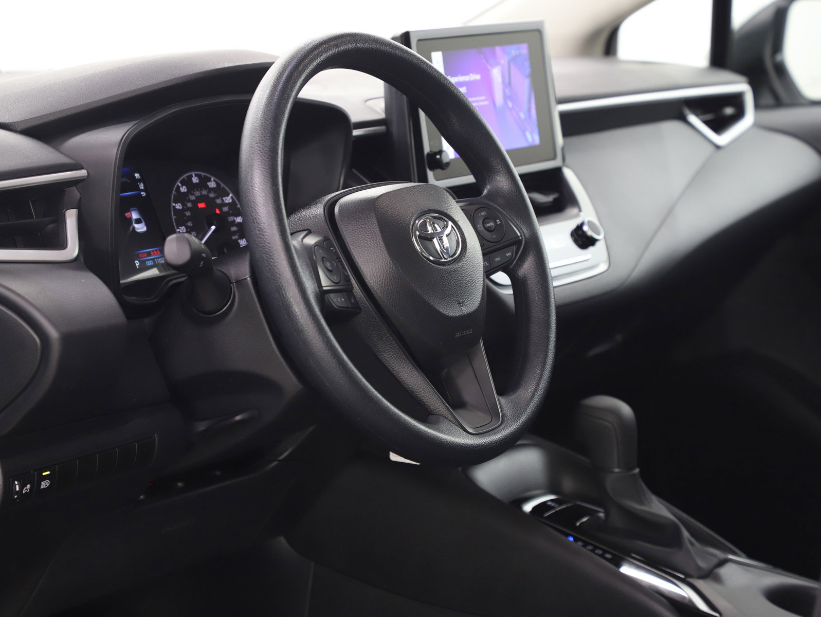 Used 2025 Toyota Corolla LE FWD image 21