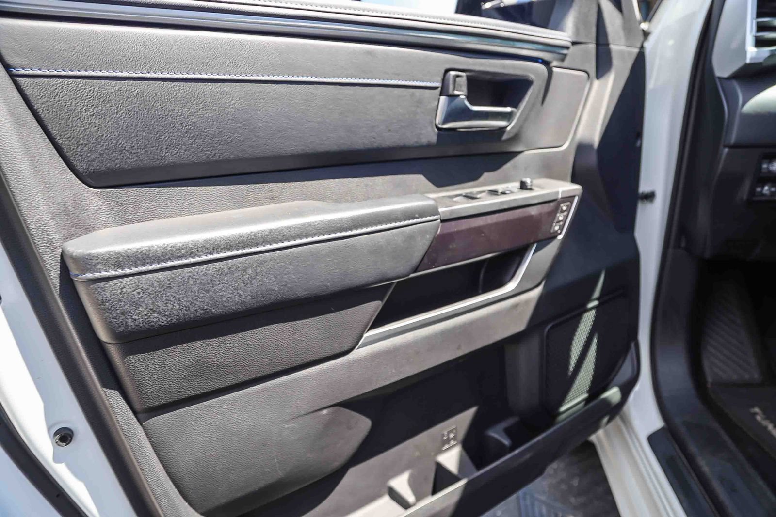Used 2022 Toyota Tundra Platinum RWD image 18