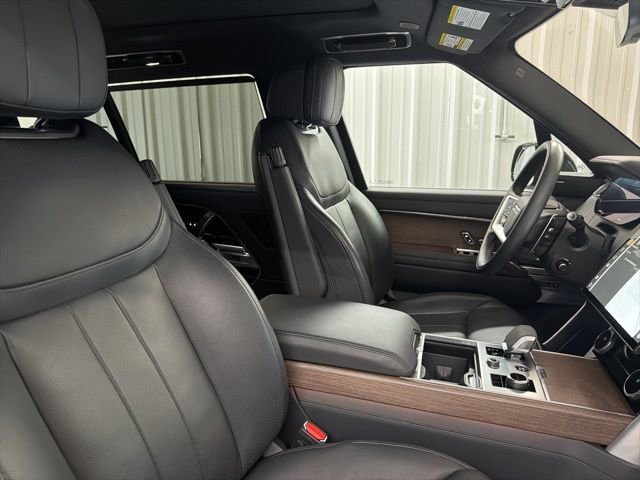 Used 2023 Land Rover Range Rover Long Wheelbase SE image 22