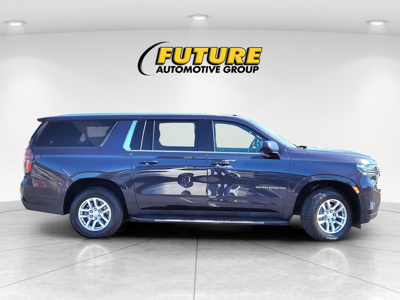 Used 2024 Chevrolet Suburban LT AWD/4WD image 9