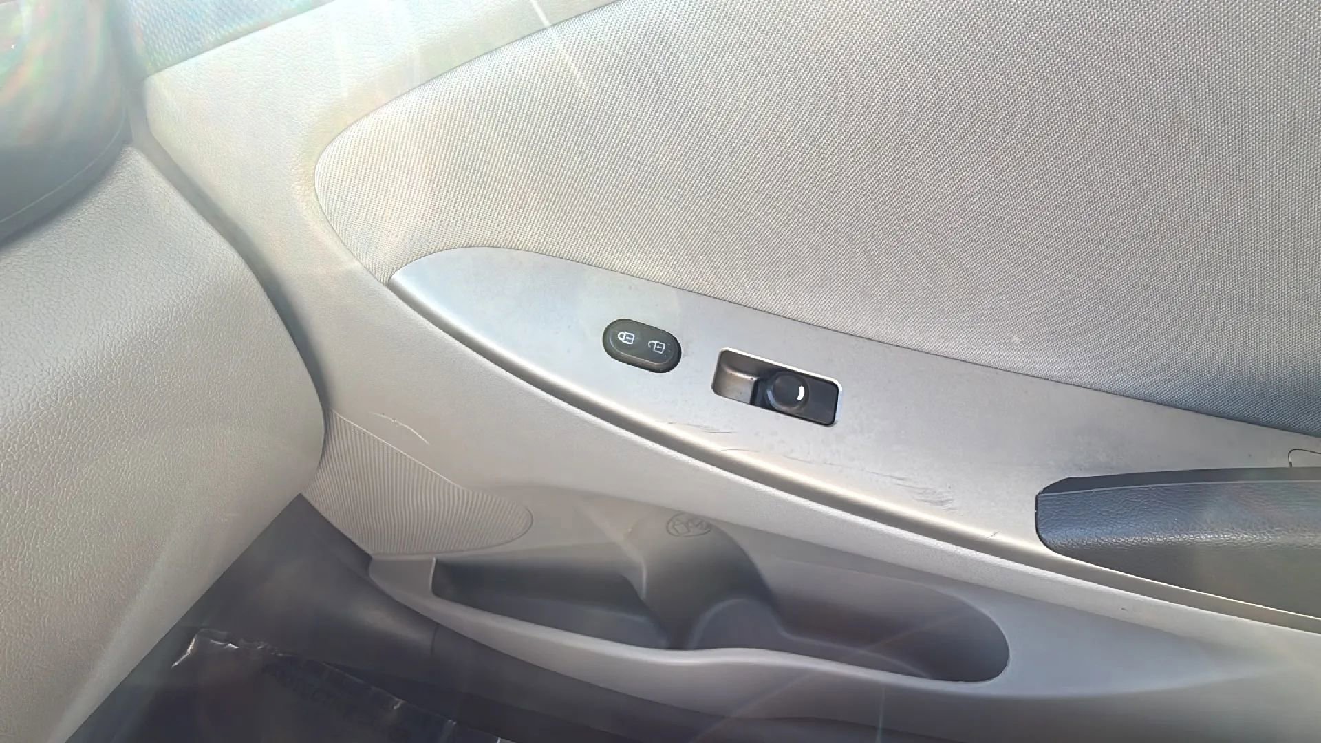 Used 2015 Hyundai Accent GLS image 33