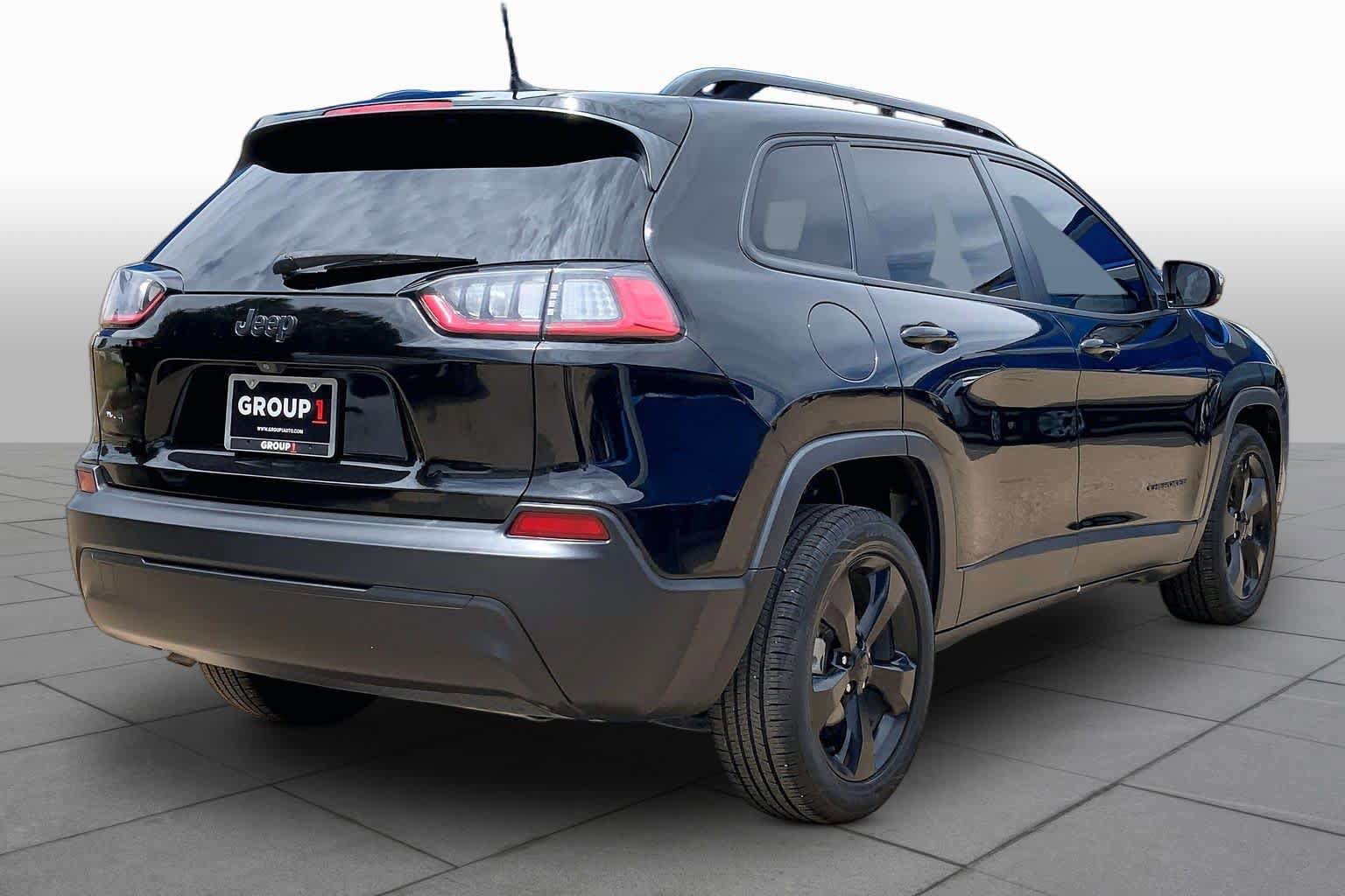 Used 2021 Jeep Cherokee Latitude FWD image 13