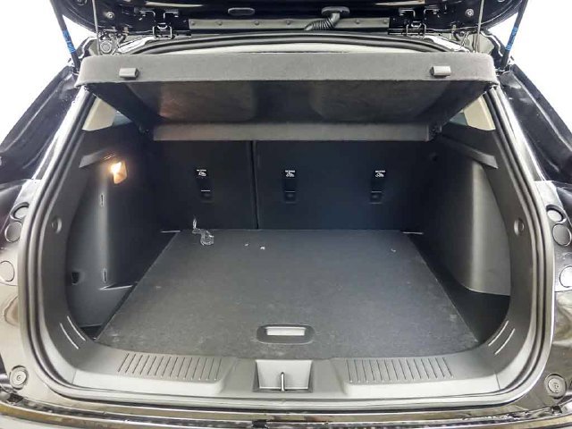 New 2026 Chevrolet Trax LT w/ LT Convenience Package FWD image 8