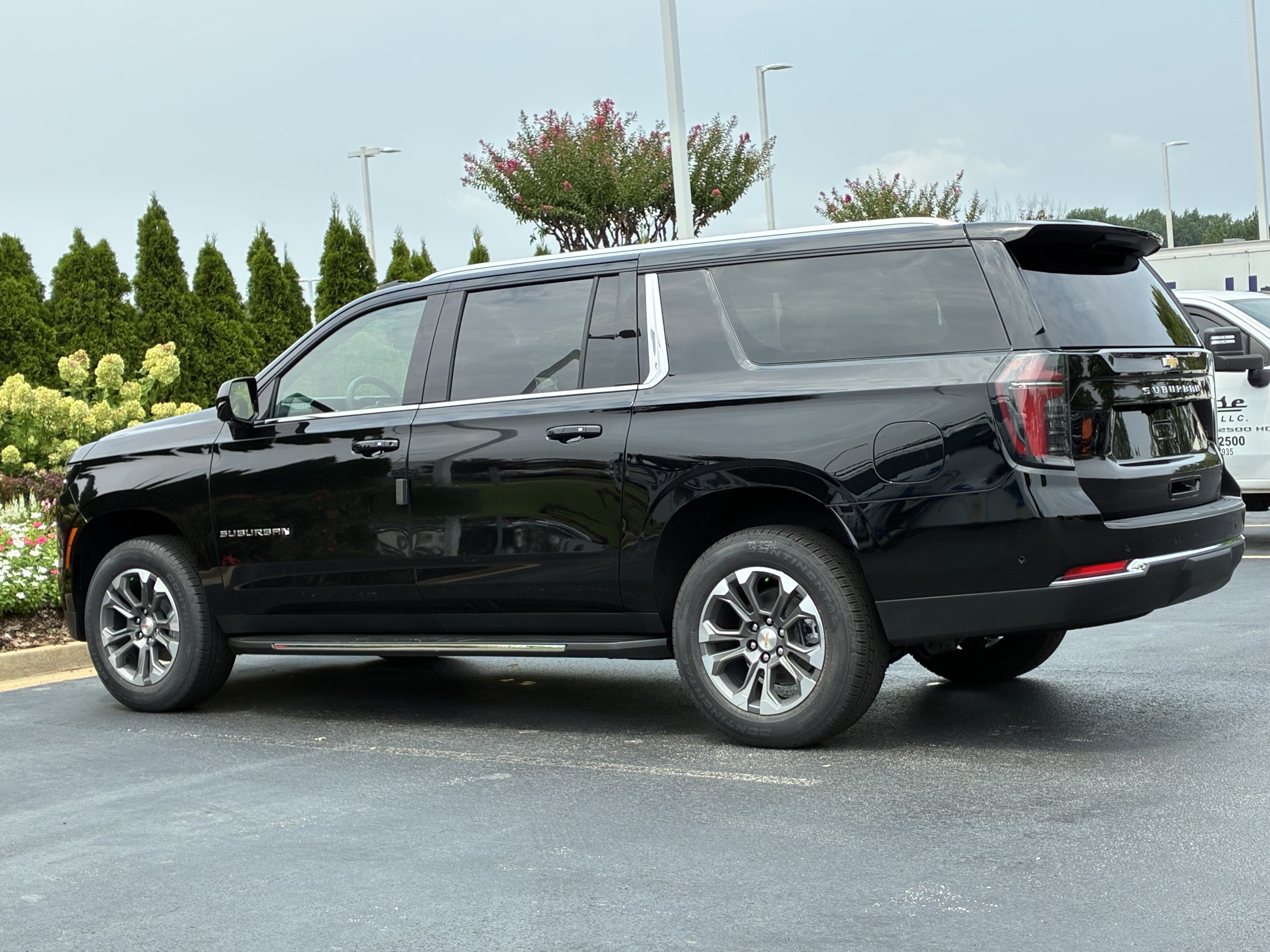 New 2026 Chevrolet Suburban LS w/ Max Trailering Package RWD image 9