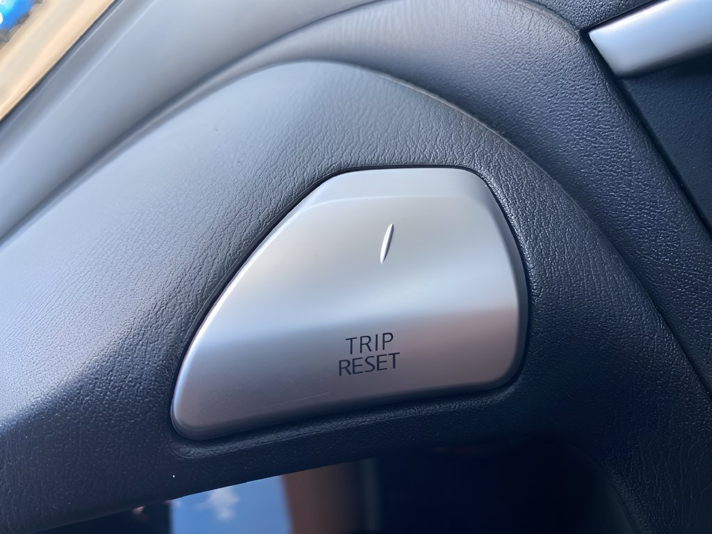 Used 2015 Nissan Pathfinder S FWD image 22