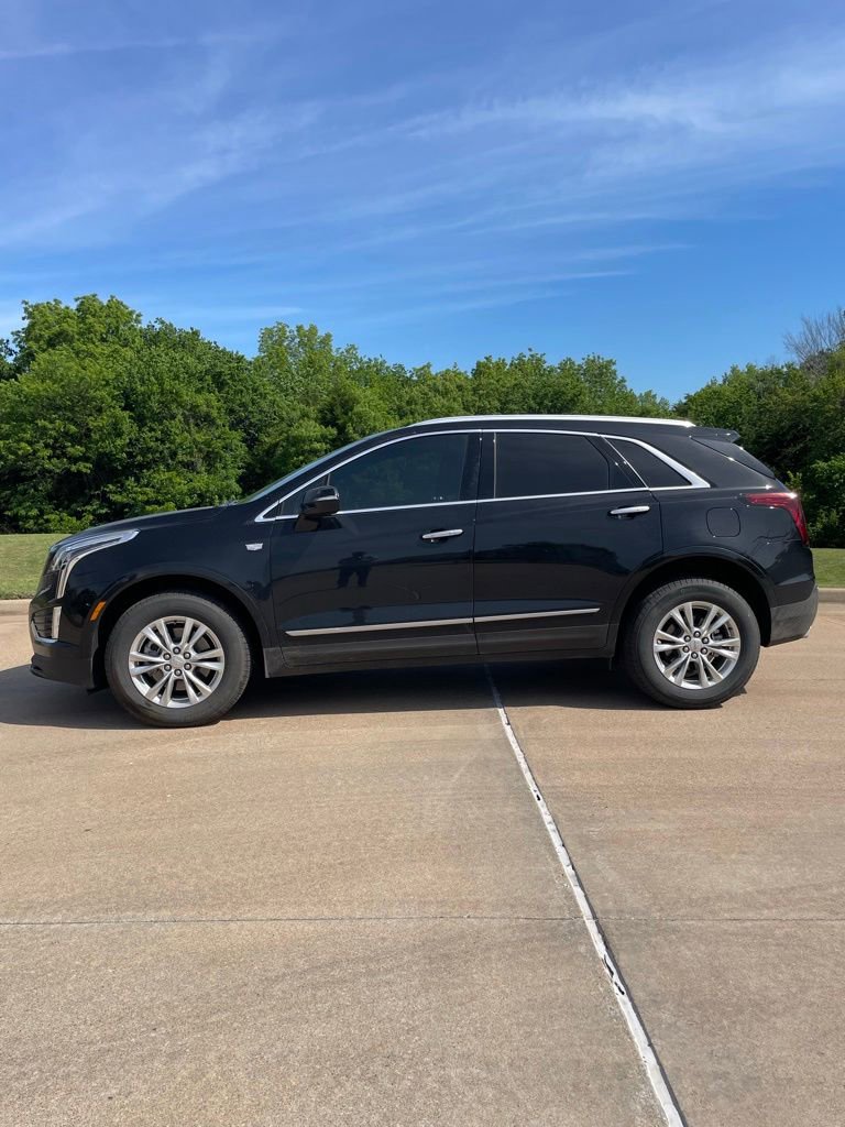 Used 2025 Cadillac XT5 Luxury FWD image 2