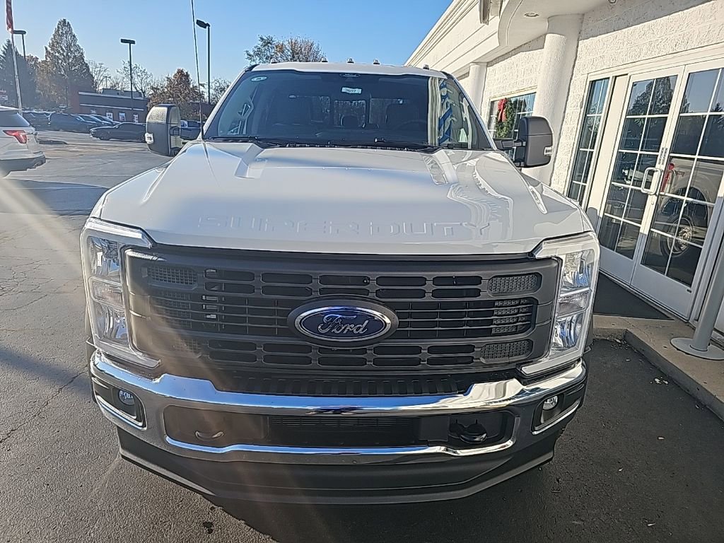 New 2026 Ford F450 XL w/ XL Driver Assist Package image 3