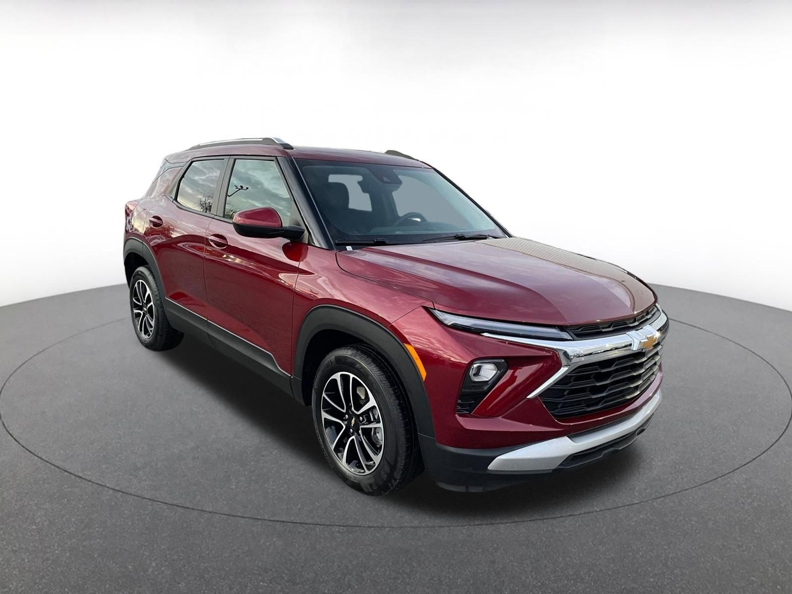 Used 2025 Chevrolet TrailBlazer LT image 1