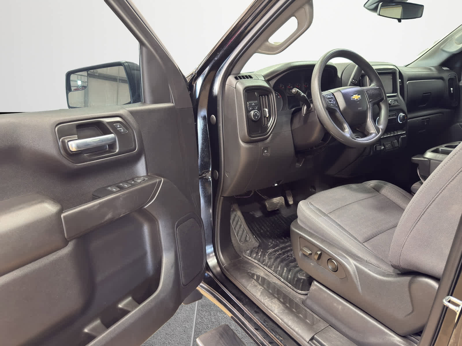 Used 2022 Chevrolet Silverado 1500 Custom image 10