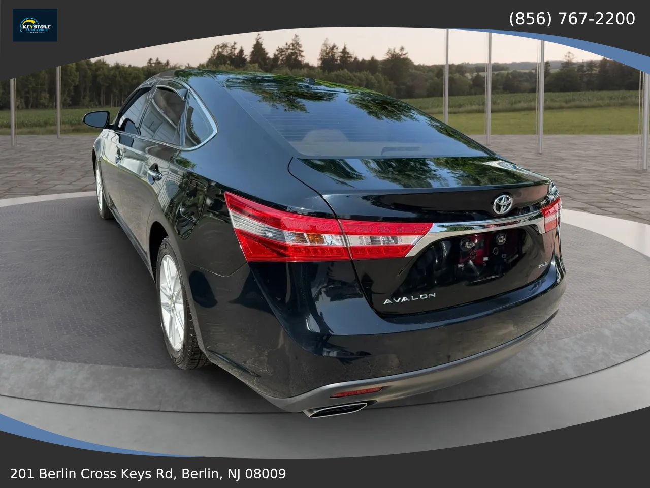Used 2015 Toyota Avalon XLE FWD image 3