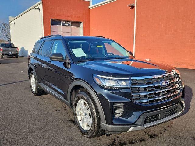 Used 2025 Ford Explorer Active image 10