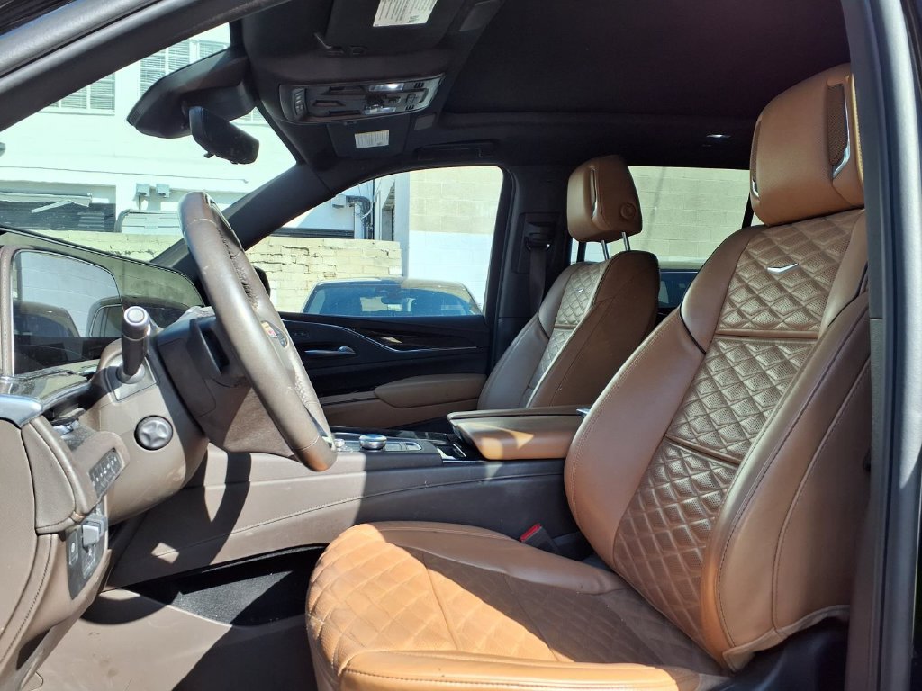 Used 2024 Cadillac Escalade Sport w/ Touring Package AWD/4WD image 3