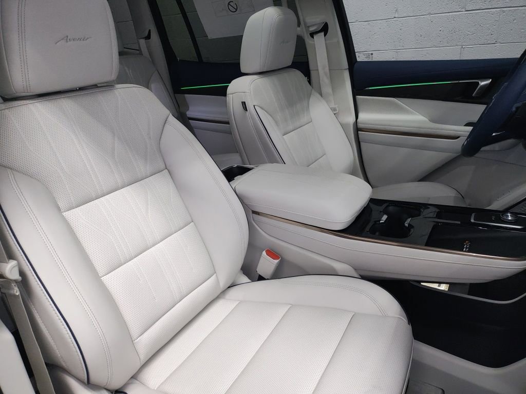 New 2026 Buick Enclave Avenir w/ Super Cruise Package image 9