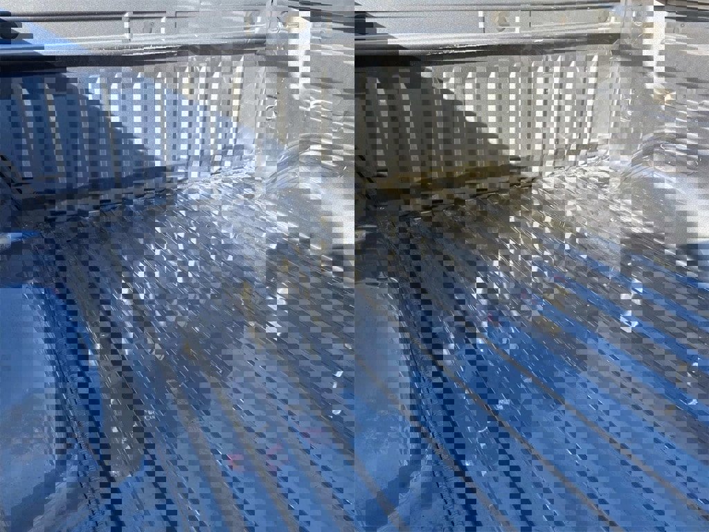 Used 2022 Chevrolet Colorado LT w/ Safety Package image 6