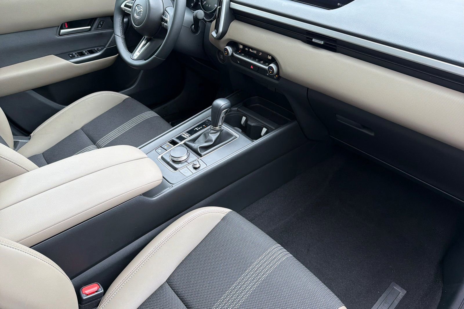 Certified 2025 MAZDA CX-50 AWD 2.5 S w/ Premium Package image 15