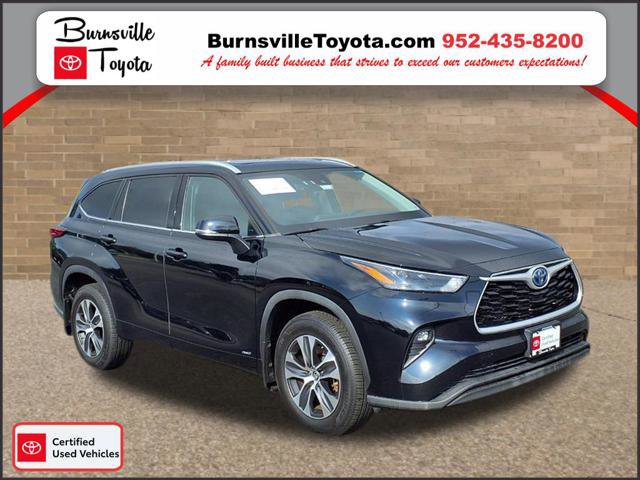 Certified 2022 Toyota Highlander XLE image 1