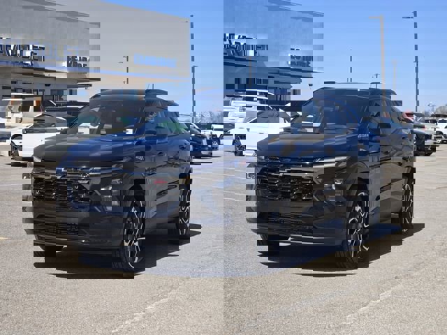 New 2026 Chevrolet Trax RS w/ Driver Confidence Package image 2