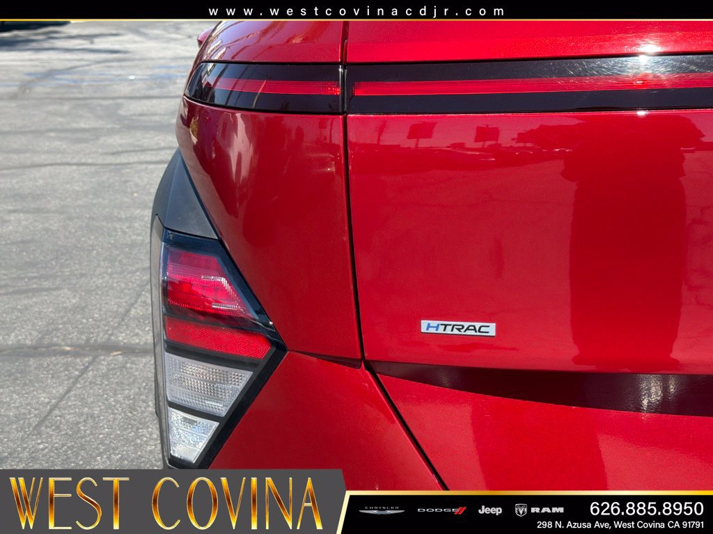 Used 2024 Hyundai Kona SEL AWD/4WD image 12