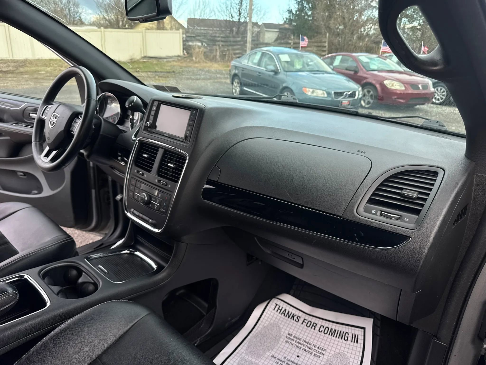 Used 2016 Dodge Grand Caravan SXT image 25