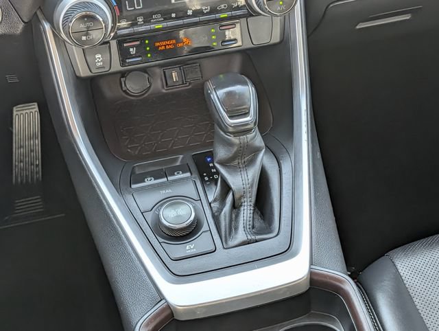 Used 2020 Toyota RAV4 Limited w/ Limited Grade Weather Package AWD/4WD image 14
