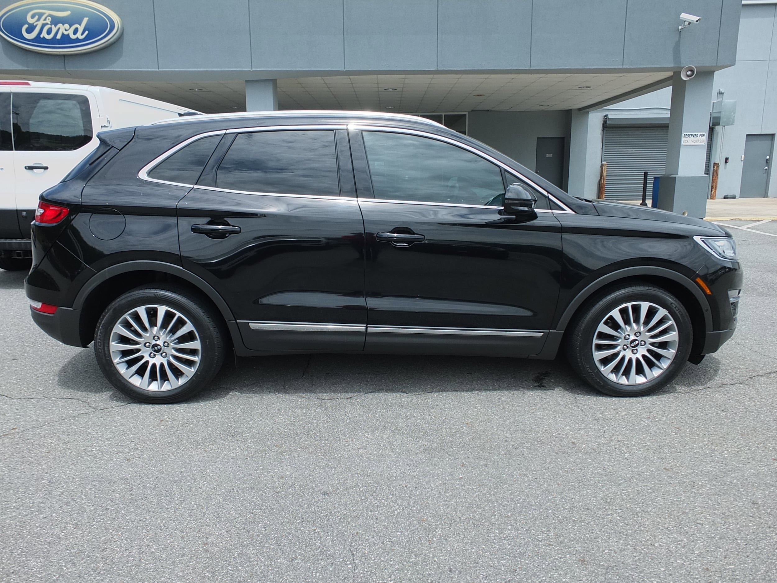 Used 2017 Lincoln MKC Reserve FWD image 2