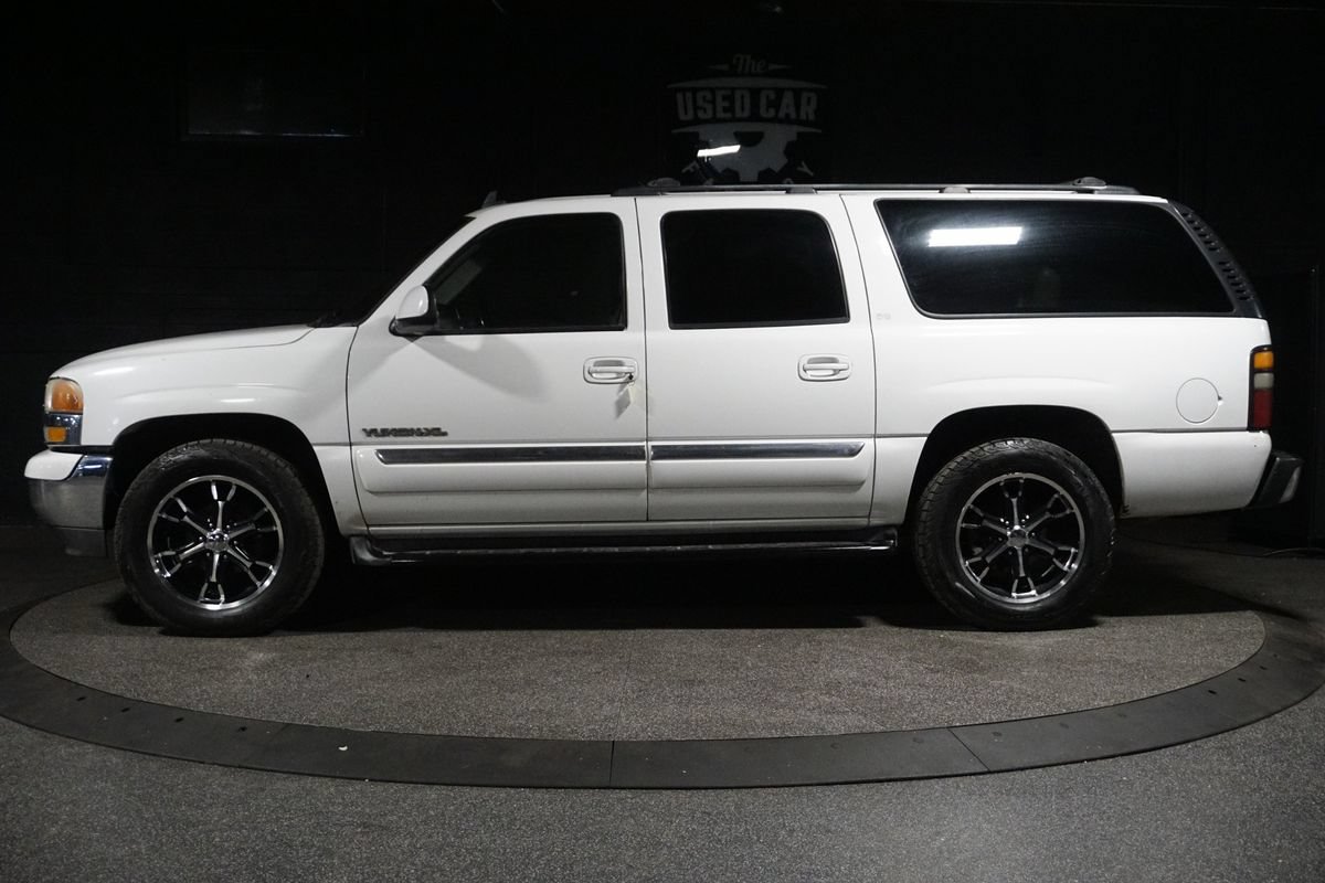 Used 2006 GMC Yukon XL SLT w/ SLT Preferred Equipment Group AWD/4WD image 2