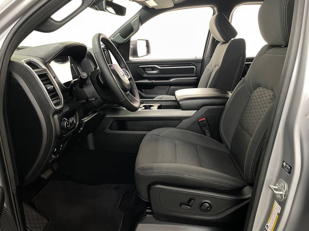 Used 2025 RAM 1500 Big Horn AWD/4WD image 7
