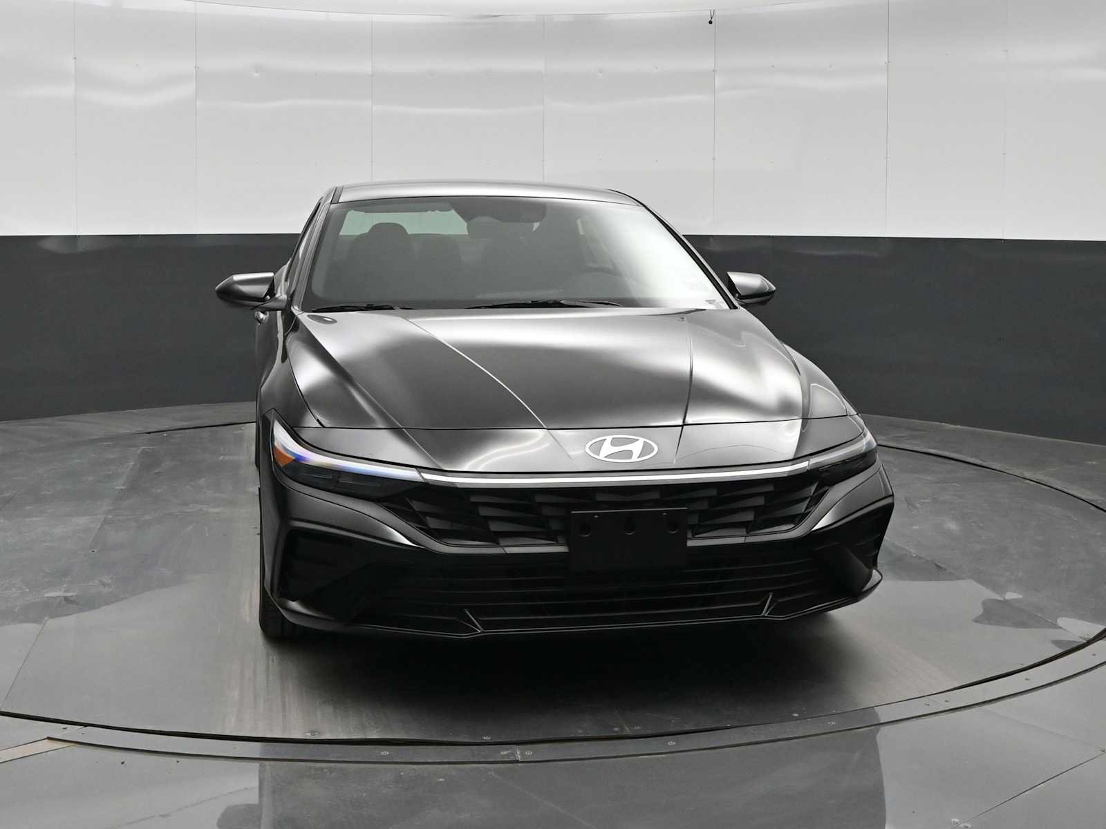 New 2026 Hyundai Elantra Sport FWD image 2