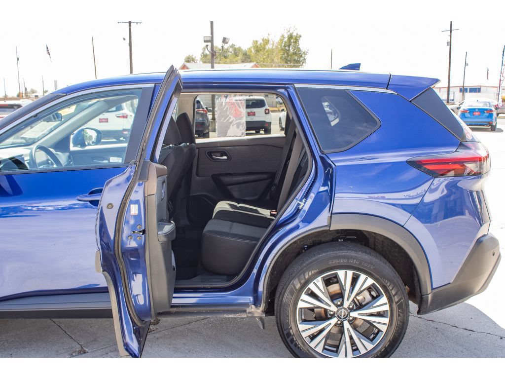 Used 2023 Nissan Rogue SV AWD/4WD image 15